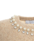 Maglia con gioielli #beige