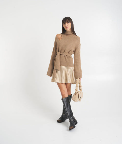 Maglione in maglia con cut outs #marrone