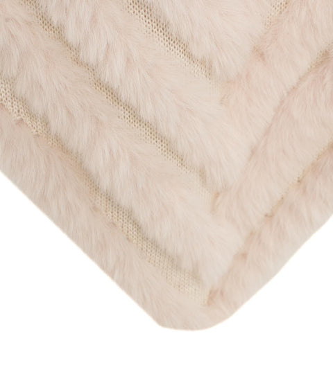 Poncho in faux fur con spilla #bianco